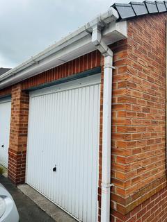 3 bedroom end of terrace house to rent, 10 Woodseaves Close, Irlam,Manchester.