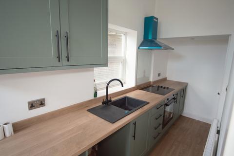 2 bedroom end of terrace house to rent, Old Lane Court, Brighouse, West Yorkshire, HD6