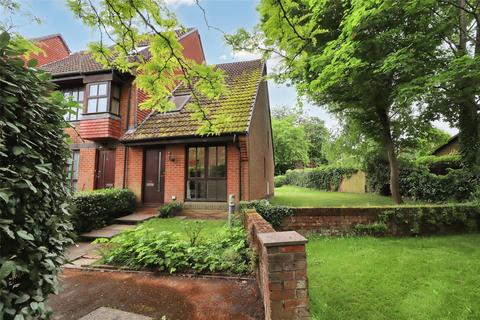 23 Badgers Close, Woking, GU21 3JF
