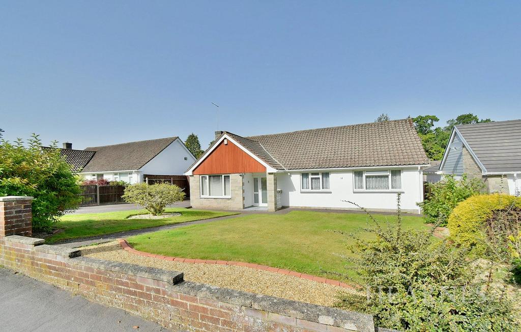 Martins Drive, Ferndown, BH22 3 bed detached bungalow for sale £525,000