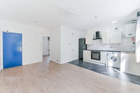 1 bedroom flat to rent, London Road, Hackbridge, SM6
