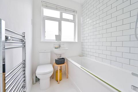 1 Buller Close, London, SE15 6UJ