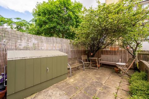 1 Buller Close, London, SE15 6UJ