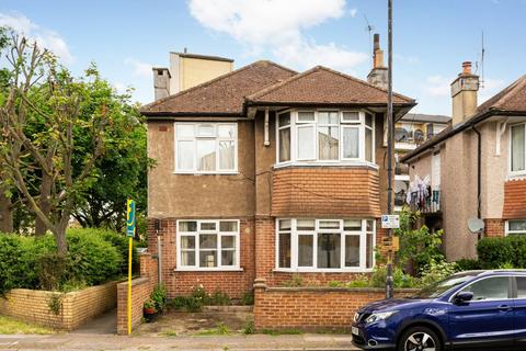 1 Buller Close, London, SE15 6UJ