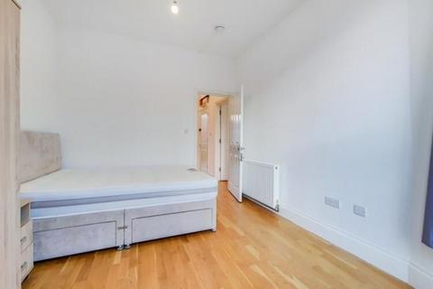 5 bedroom apartment to rent, Marlborough Road, Archway, London