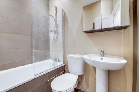 5 bedroom apartment to rent, Marlborough Road, Archway, London
