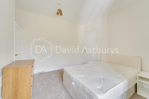 3 bedroom apartment to rent, Wightman Road, Hornsey, London