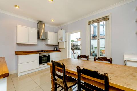 2 bedroom flat to rent, Lydden Grove, Earlsfield, London, SW18
