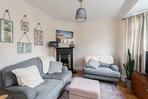 23 Myrtle Road, Dorking, RH4 1DQ