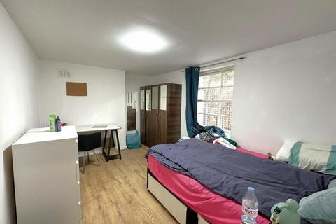 2 bedroom flat to rent, Caledonian Road, Islington, London