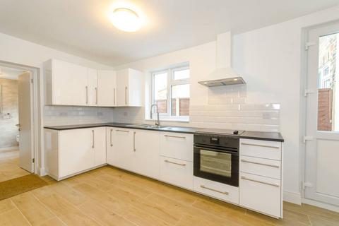 3 bedroom terraced house to rent, Manbey Grove, Stratford, London, E15