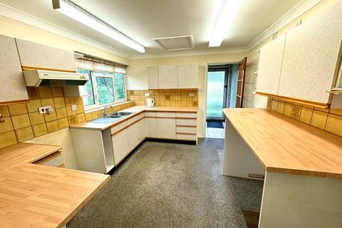 106 Lichfield Road, Bloxwich, Walsall, WS3 3LY