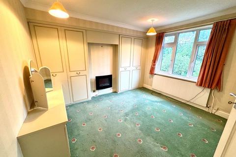 106 Lichfield Road, Bloxwich, Walsall, WS3 3LY