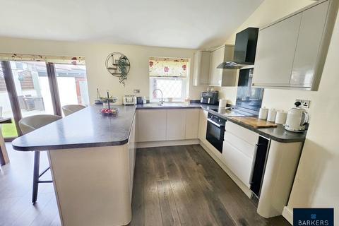 3 bedroom semi-detached house for sale, Ghyllroyd Drive, Birkenshaw