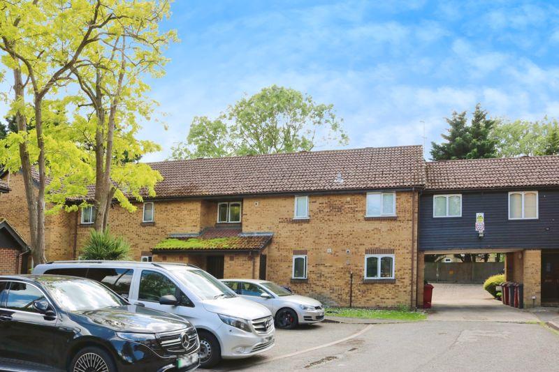 Albany Park, Colnbrook 1 Bed Flat - £184,995