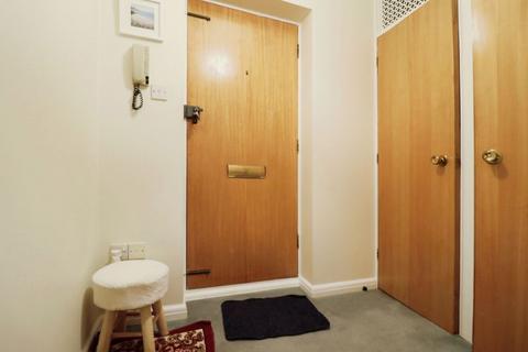 1 bedroom flat for sale, Albany Park, Colnbrook