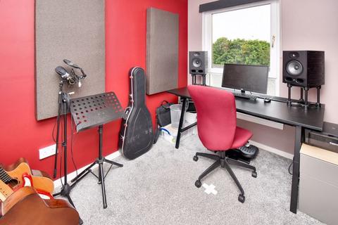 63 Broomlands Road, Cumbernauld, Glasgow, G67 2PU