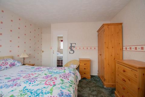 16 Briar Road, Leicester, LE5 2HA