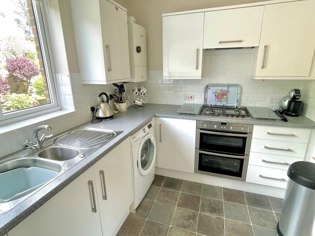 16 Bramber Square Kitchen 3