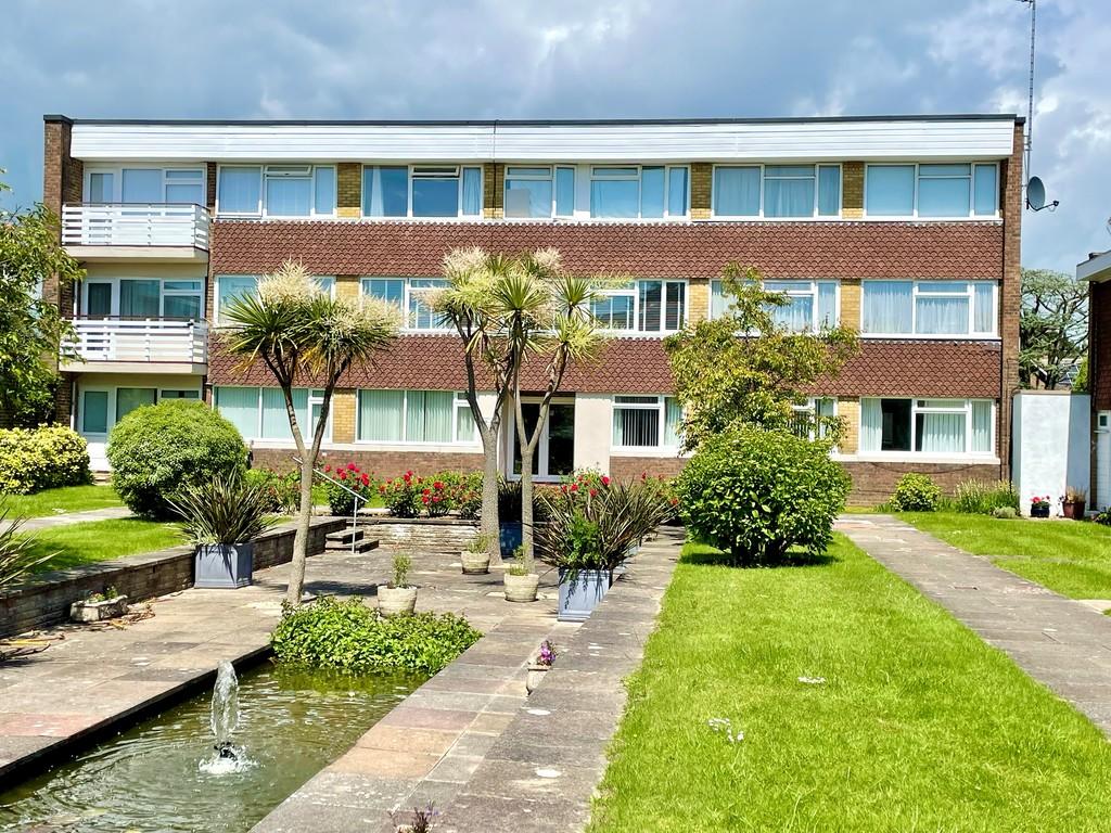 16 Bramber Square Front 2