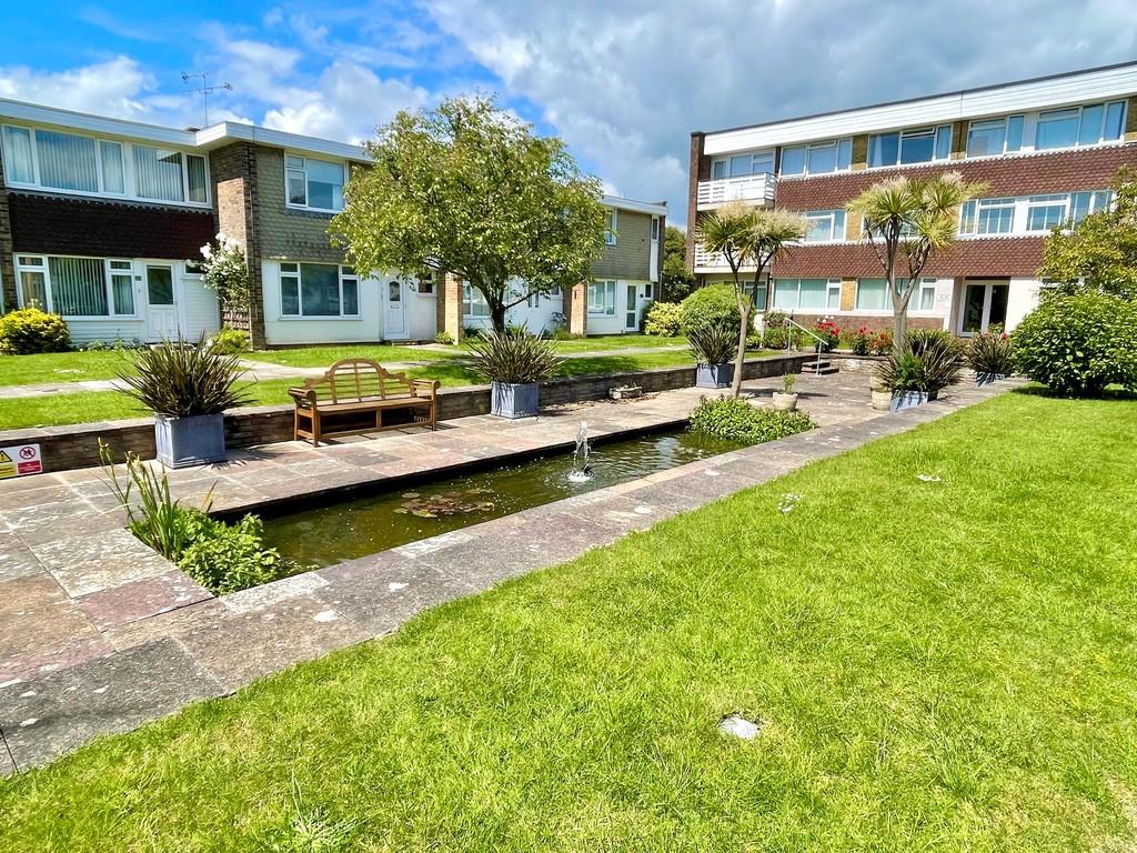 16 Bramber Square Garden 1