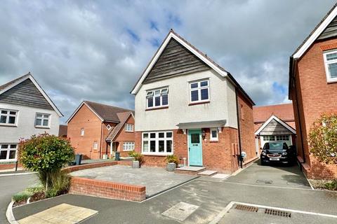 3 bedroom detached house for sale, Robin Way, Newton Abbot