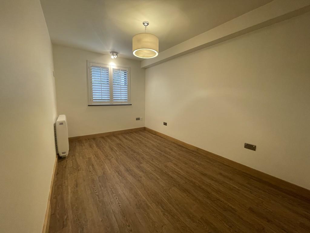 Second Bedroom (2)