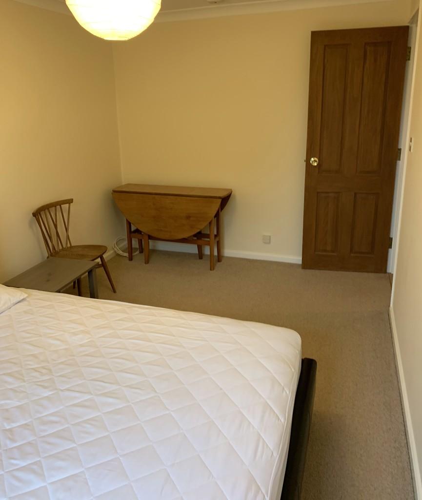 Master Bedroom (3)