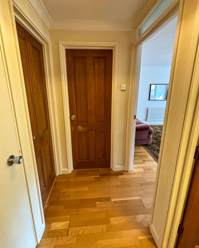 Entrance Hallway (2)
