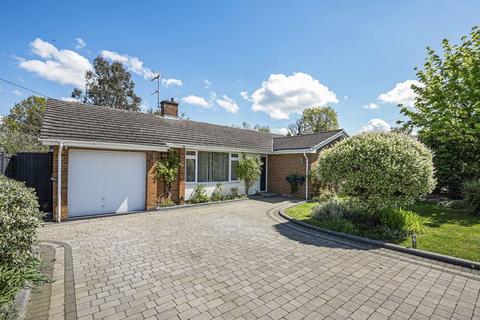 4 bedroom bungalow for sale, Lang Close, Leatherhead
