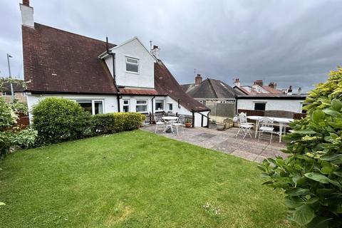 3 bedroom detached house for sale, Llandudno Road, Penrhyn Bay