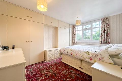 26 Aldridge Road, Streetly, Sutton Coldfield, B74 3TT