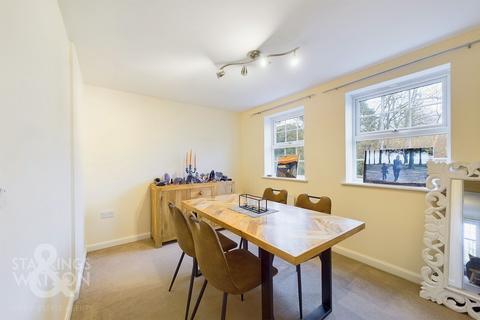 4 bedroom end of terrace house for sale, Orchard Close, Eye