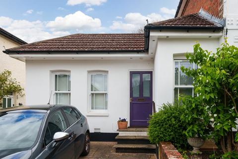 1 bedroom apartment to rent, High Path Road, Guildford, Surrey, GU1