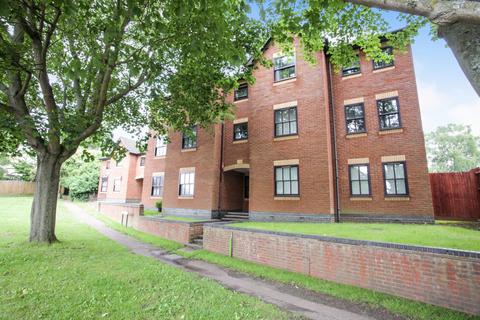 2 bedroom flat to rent, Henrys Grant