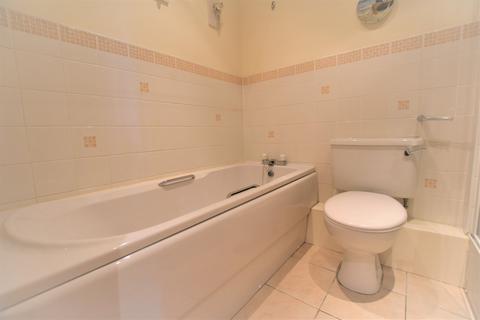 2 bedroom flat to rent, Medina View, East Cowes