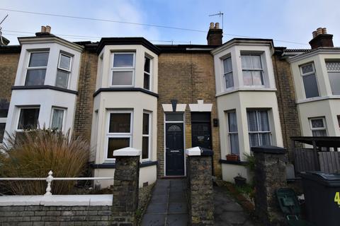 2 bedroom terraced house to rent, Pelham Road, Cowes