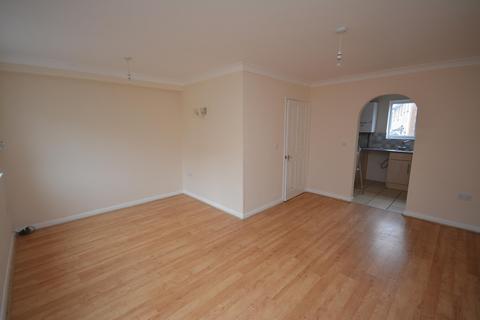 3 bedroom terraced house to rent, The Sidings, Cowes