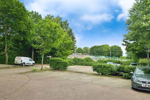 Parking to rent, Parking, Woodland Grove, Epping, CM16