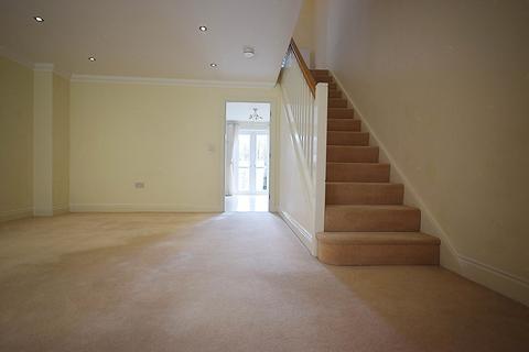 3 bedroom end of terrace house to rent, Woodland Gardens, Hindhead