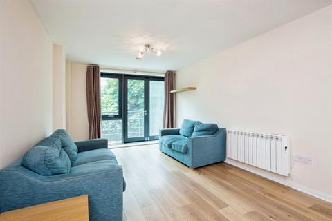 2 bedroom flat to rent, City South, City Road East, M15