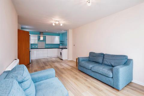 2 bedroom flat to rent, City South, City Road East, M15