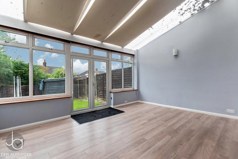 20 Cape Close, Colchester, CO3 4LX