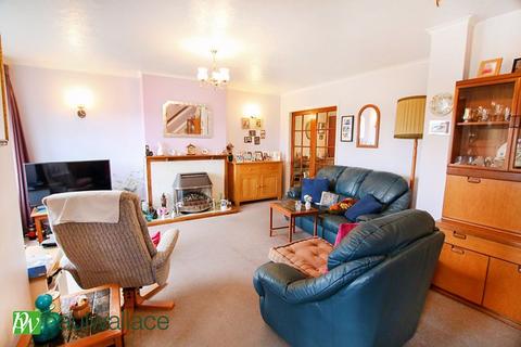 3 bedroom semi-detached house for sale, Landmead Road, Cheshunt