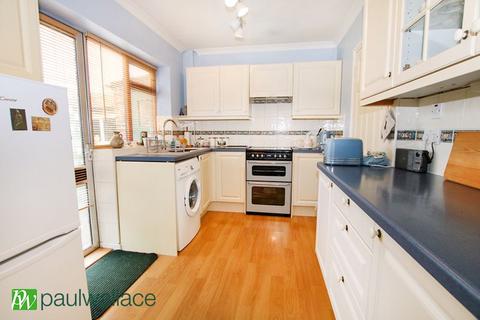 27 Landmead Road, Cheshunt, Waltham Cross, EN8 9HP