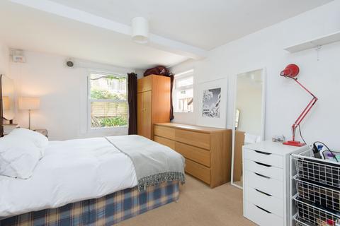 1 bedroom flat to rent, Santley Street