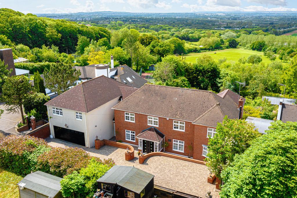 Rayleigh SS6 5 bed detached house for sale £1,600,000
