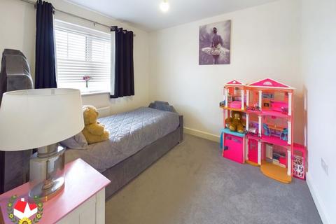 3 bedroom semi-detached house for sale, Rudloe Drive, Kingsway, Gloucester