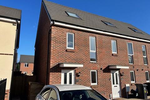 3 bedroom end of terrace house for sale, Tawny Mews, LYDNEY GL15