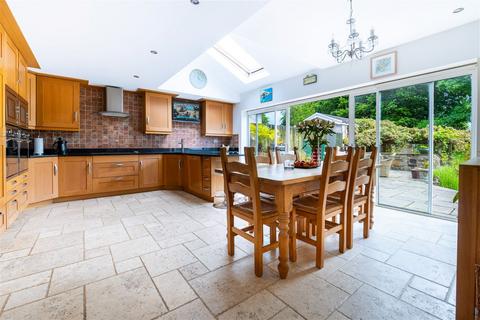 6 bedroom detached house for sale, Pontygwindy Road, Caerphilly, CF83 3HY